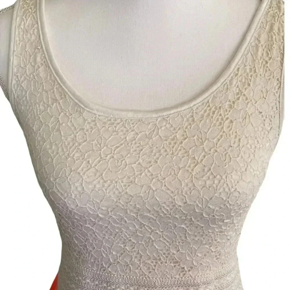 Rue 21 M ivory lace and coral skirt dress with shark bite hem - Picture 3 of 8